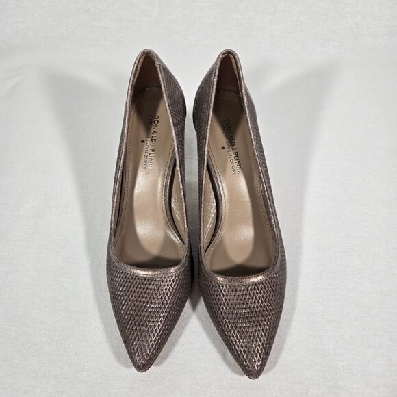 DONALD J PLINER Platino Metallic Brush Off LEATHER Point Toe Heel Pump Size 8.5M - Picture 4 of 17